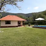 Cseresznyevirag Vendeghazak 3*