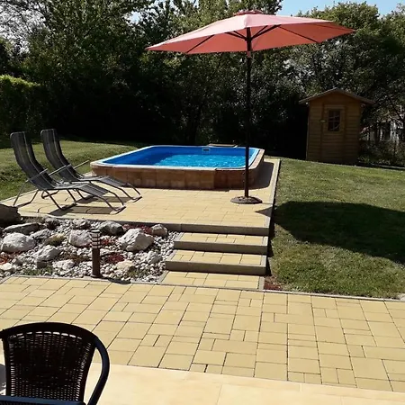 Cseresznyevirag Vendeghazak 3*