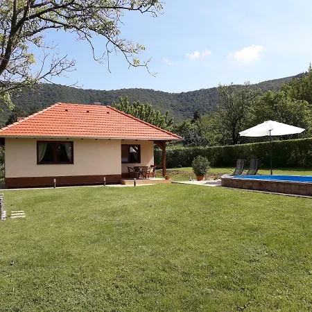 Cseresznyevirag Vendeghazak 3*